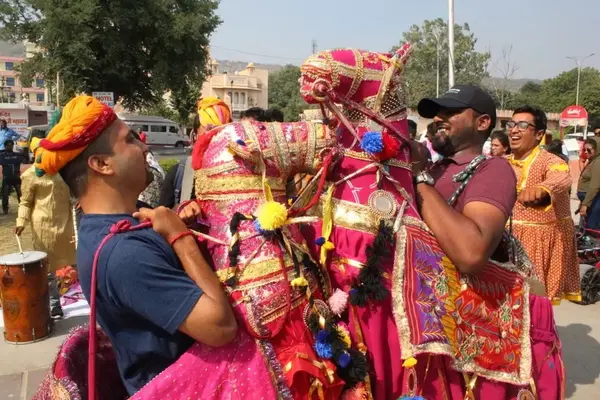 Exploring local flavors of India in a Scavenger Hunt with The Thought Bulb.